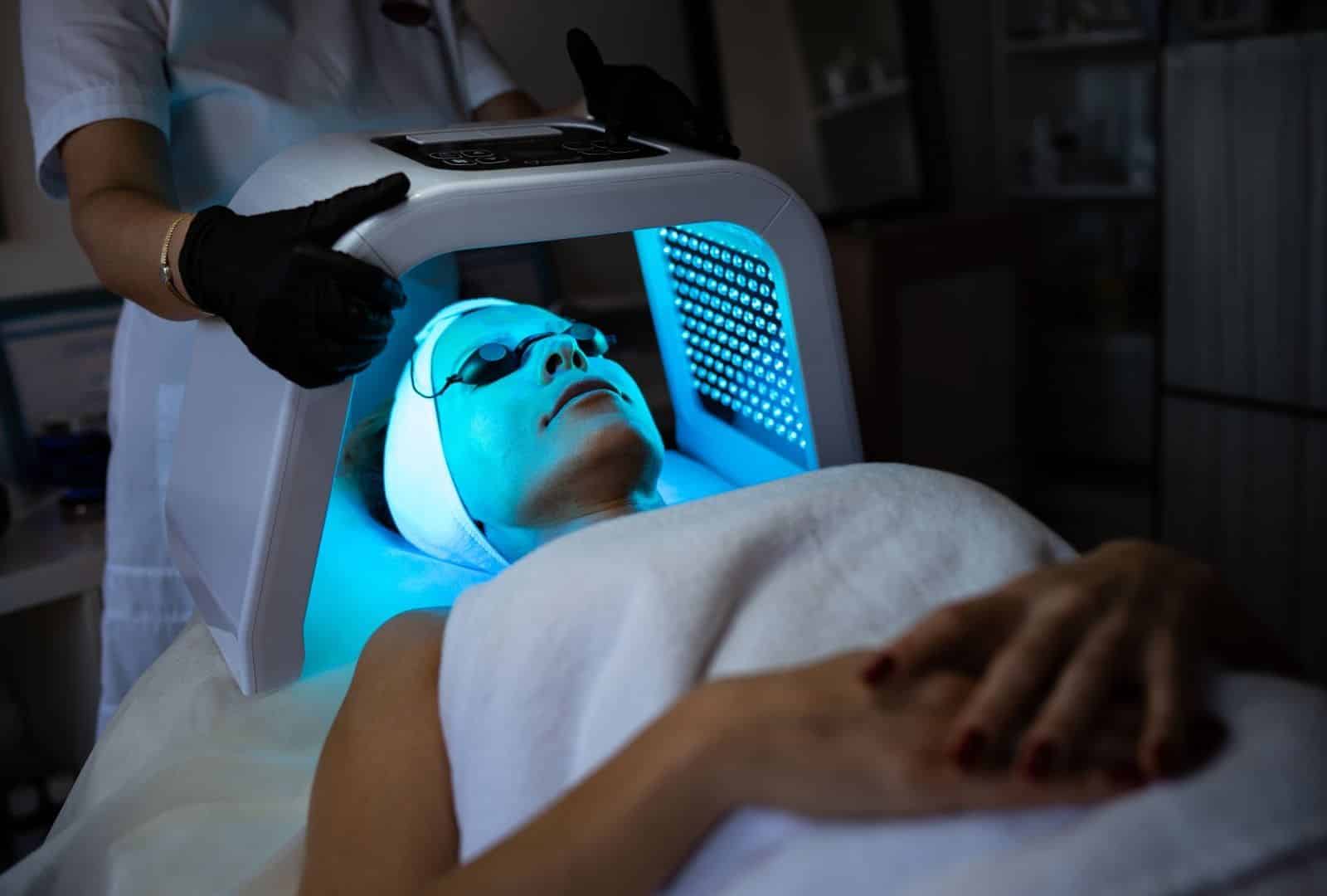 traitement LED pour la peau en photothérapie visage non invasive
